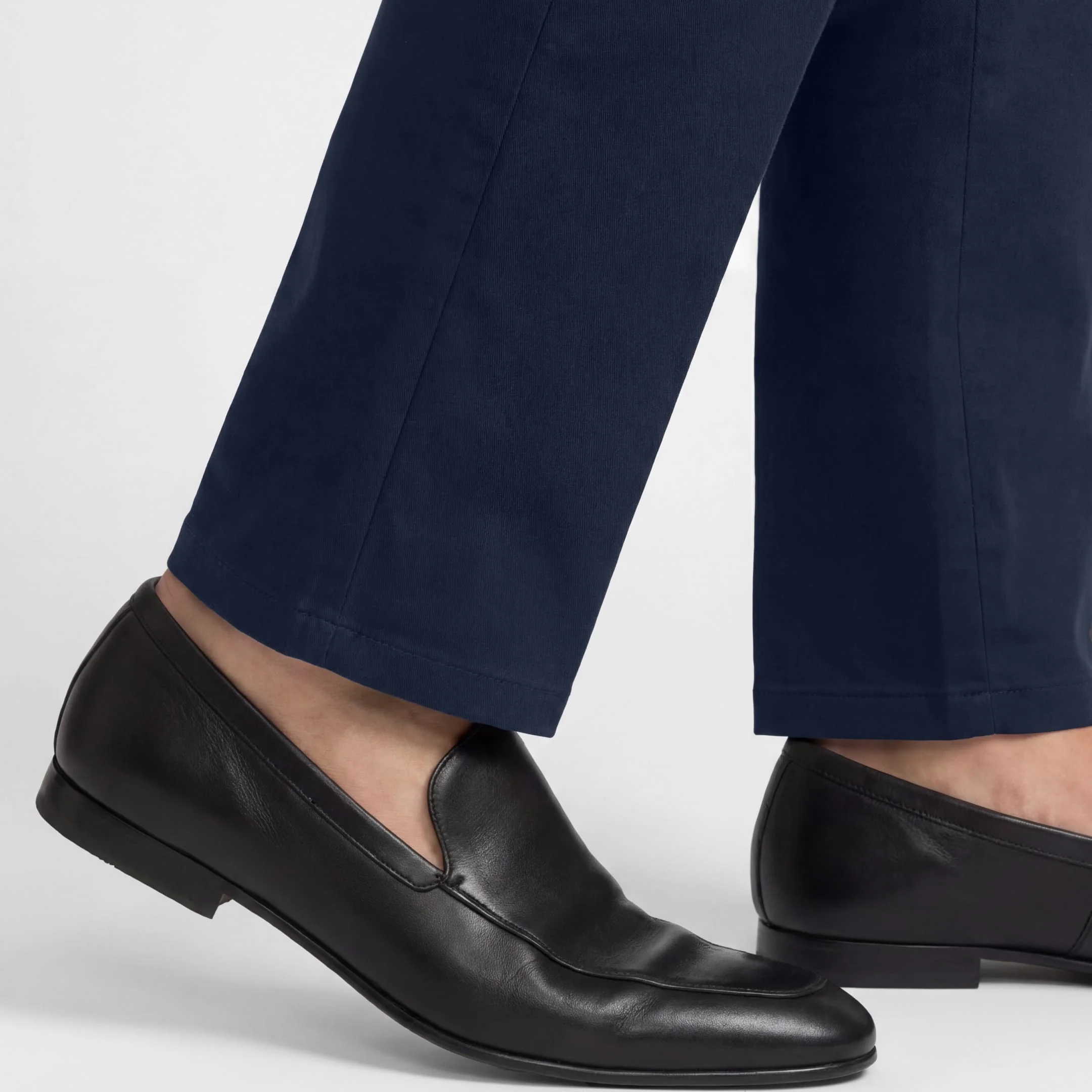Navy Lightweight Signature Chino - Image 5