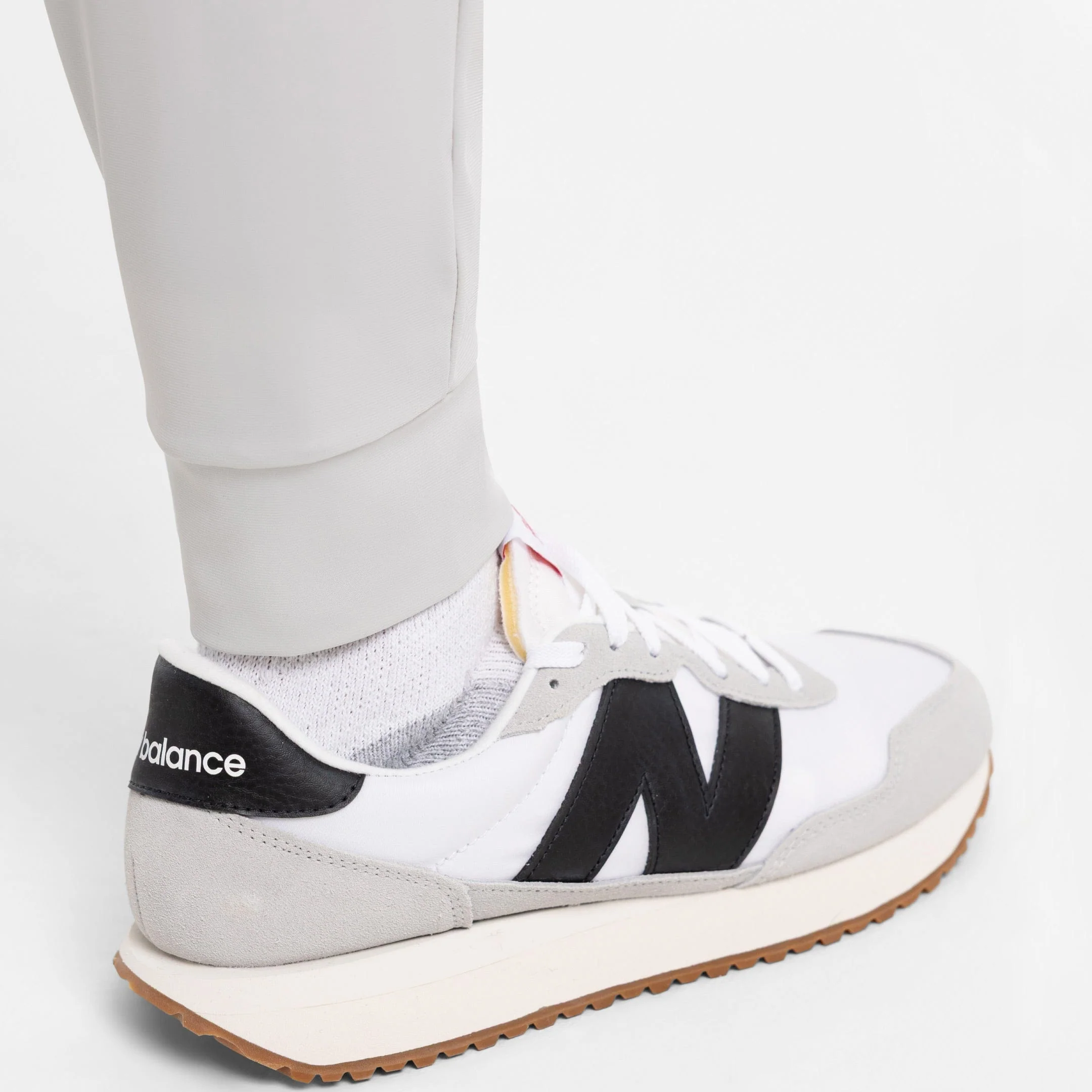 Vapor Hybrid Jogger - Image 5